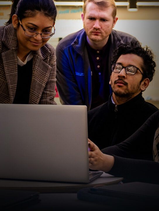 Faculty advisor meeting with student to discuss experiential learning opportunities and career goals